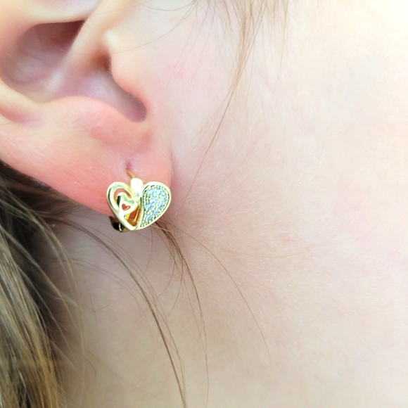 Other - Beautiful girl's earrings set